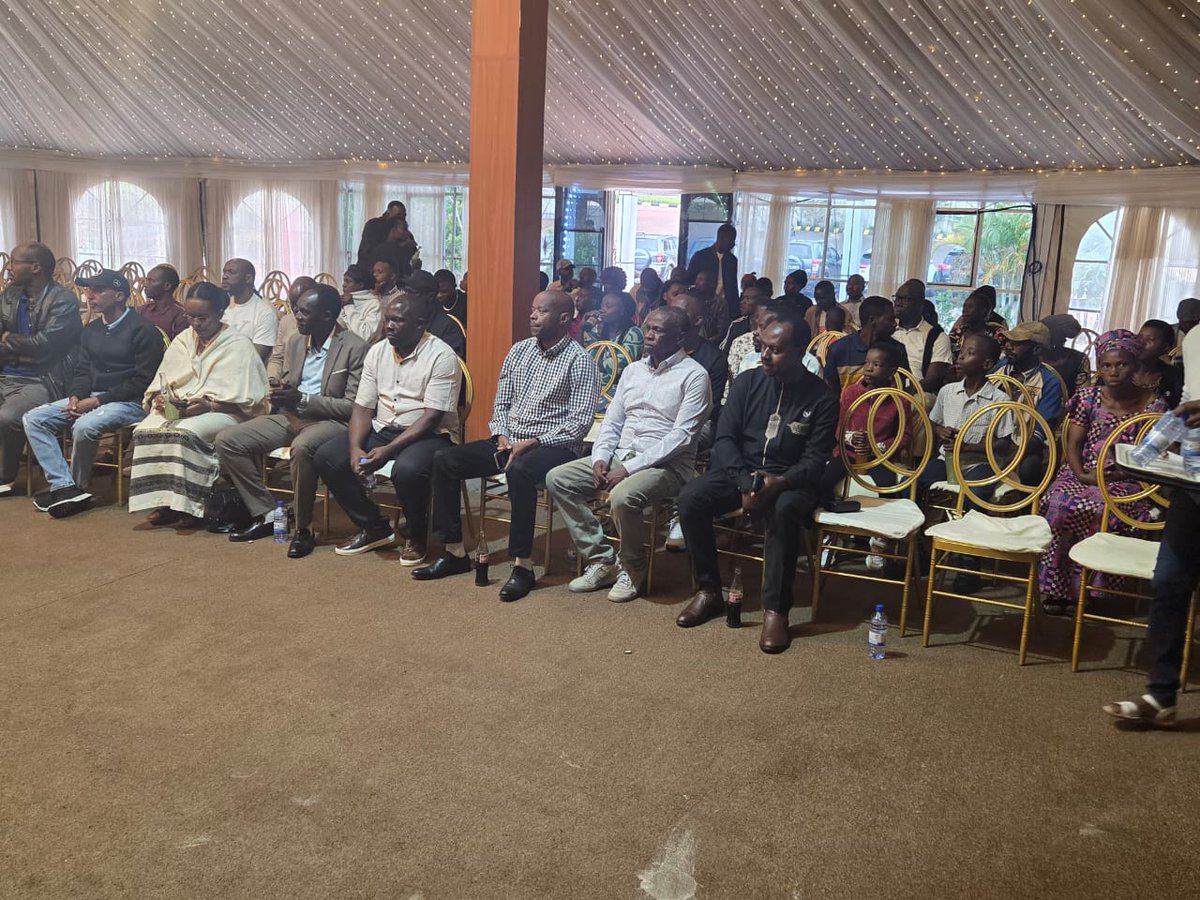 RusikaSEmmanuel's tweet image. Kuri uyu wa 01.02.2026 nifatanyije n'abaturanyi  @KicukiroDistr
@GatengaSector , @CellNyarurama ahahuriye imidugudu ya #Kabeza na #Bisambu  dusangira ikiganiro cy'uyu munsi twizihizaho Intwali z'Igihugu ku nsanganyamatsiko " Ubutwari n'Ubumwe bw'Abanyarwanda,inkingi z'iterambere.