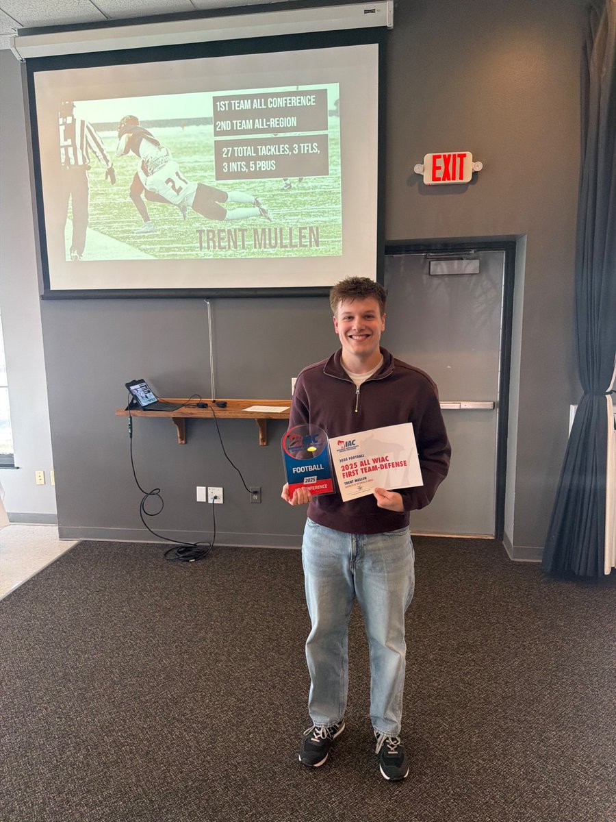 UWLEagleFB's tweet photo. Defensive MVP: Trent Mullen - @TrentMullen3 

1st Team All-Conference
2nd Team All-Region
 
Trent has a conference best 20-PBUs and 8-INTs over the past 2-seasons! https://t.co/2PHeqdkTvR