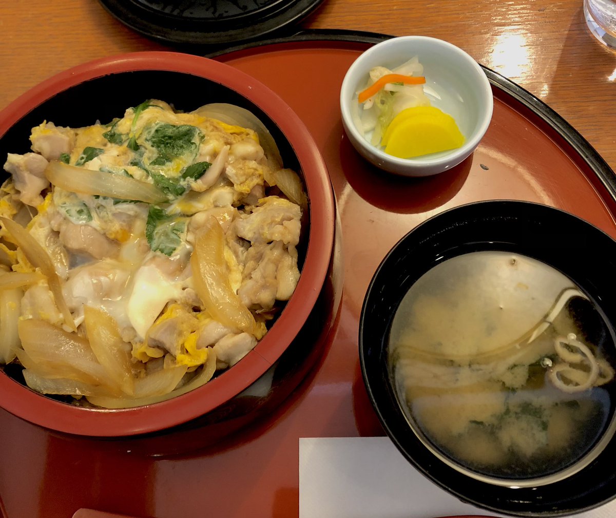 がんばった(?)ご褒美に買うパンやおやつの量が増えて来たので親子丼にしてみる　お米は腹持ちがいい〜