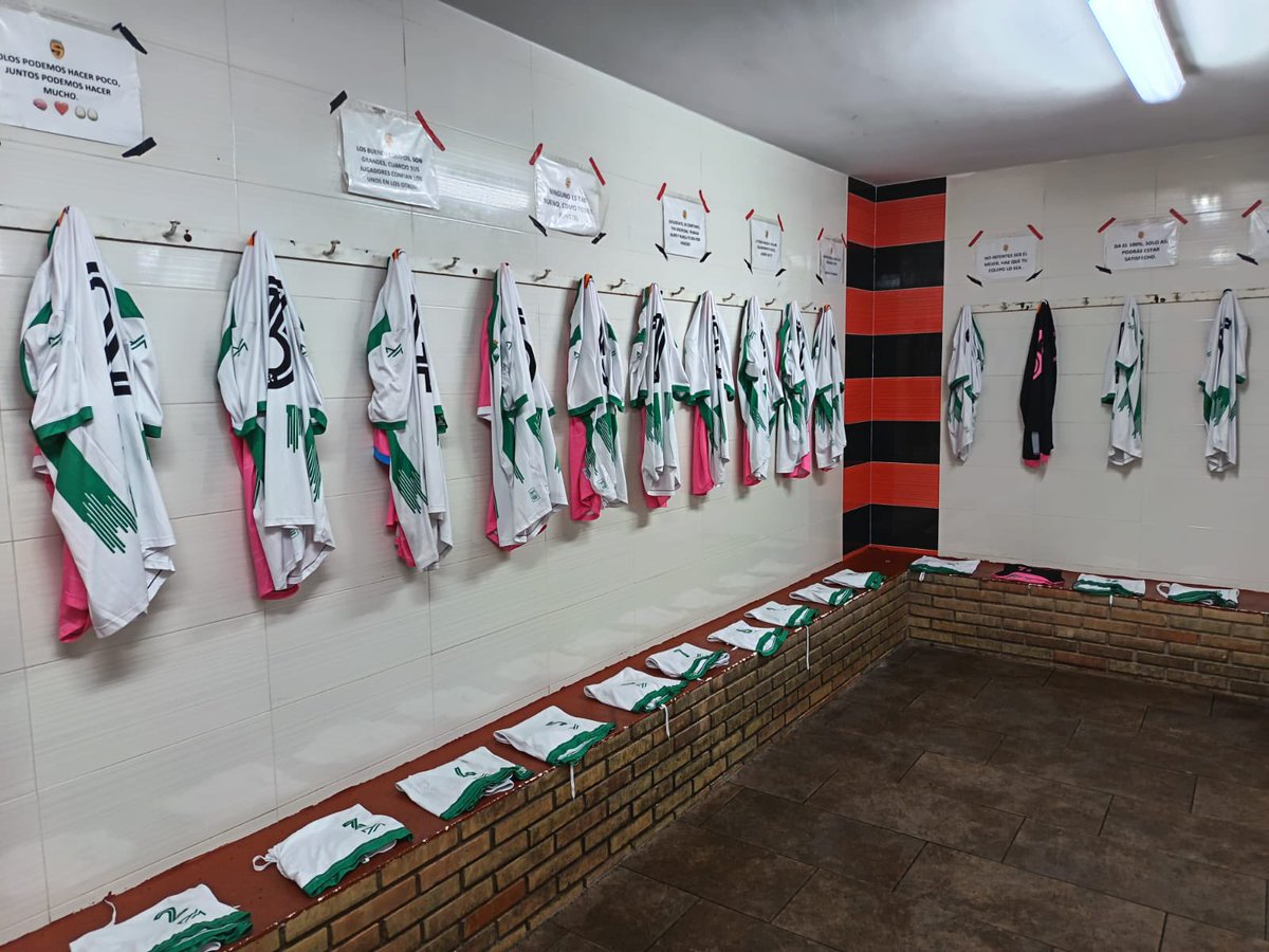 🗣️ Vestuario preparado para nuestros chicos

¡Vamos Córdoba Club de Fútbol SAD! 🤍💚

#LaHistoriaContinúa #CCFSADVilladelRío