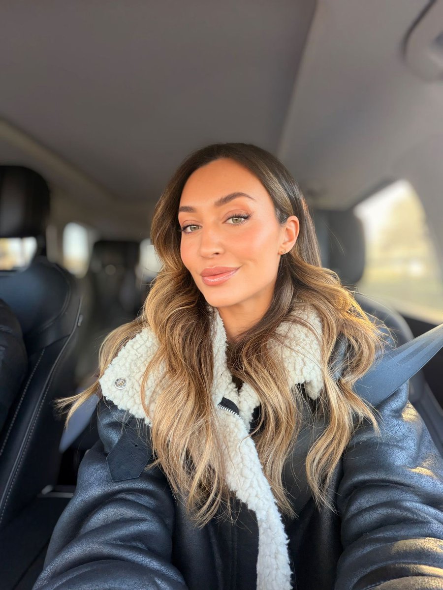 TheApexGoddess's tweet photo. The smile on my face after I’ve taken your pride, your ego &amp; your wallet ✨😈 https://t.co/dwkG1YhPD4