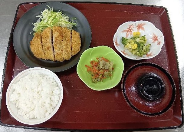 kigen1388's tweet photo. 本日のお食事です🥢 デイサービス グループホーム ショートステイ サービス付き高齢者向け住宅 住宅型有料老人ホームにてご提供しています。#ケアサポート株式会社 #コミュニティネット株式会社 #社会福祉法人敬愛会 #株式会社基元 https://t.co/28S0GXRnQW