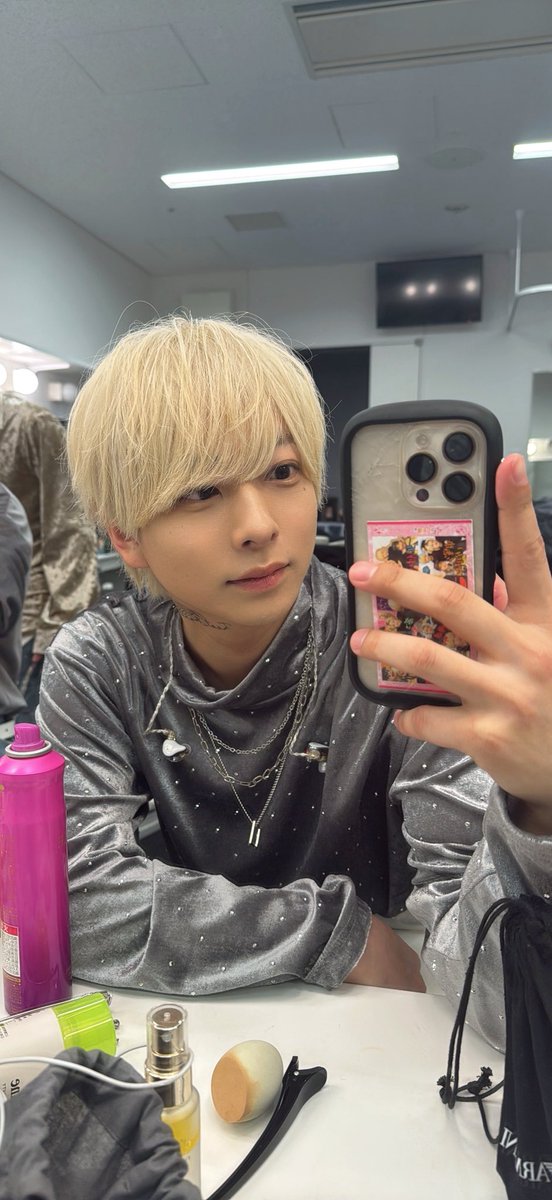 7min_yu's tweet photo. ワイワイライブ2026世界は君色へお越しいただきありがとうございました！
あお、れいぴょん、ゆあん、はやととOAOを披露しました！難しいのに頑張って練習してた後輩達はとても素敵で誇らしかったです！！ライブは終わってしまったけどまたご飯でもいけたらいいなと😢
後倫太郎誕生日おめ！！ https://t.co/n1SKXNkdta