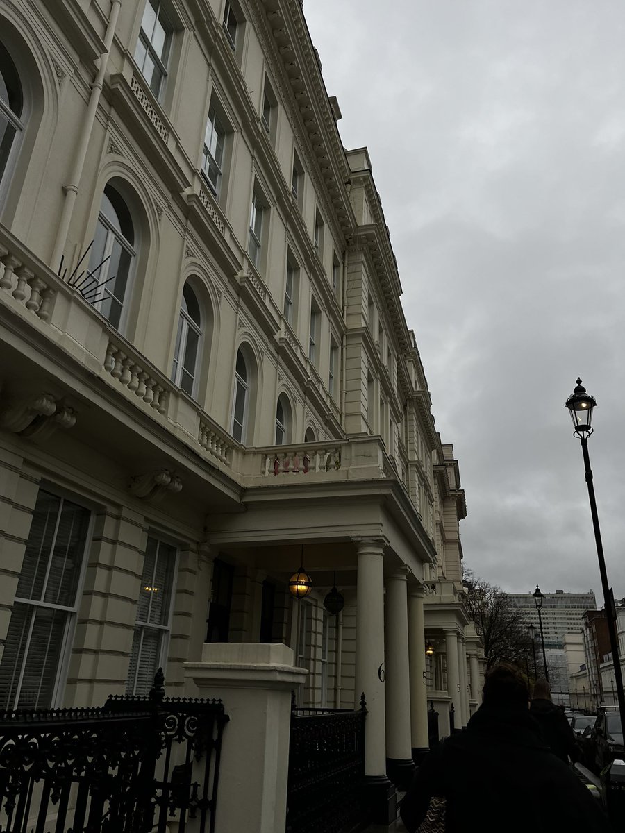 idfolio's tweet image. #booktwt intro!! 

𖦹 20, eng/swe + learning 한!
𖦹 fav genres: fiction, fantasy, horror
+ i also like kpop (ateez, zb1, idntt), horror movies, photography, graphic design, video editing + learning new languages! 

♡/↻ to be moots ^^