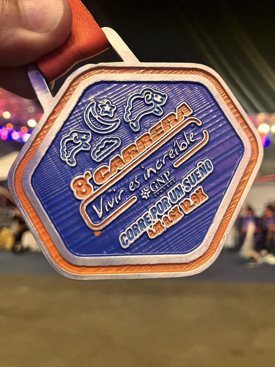 #Medalla 137 corriendo 4.3K en la 8a #Carrera #VivirEsIncreíble <a href="/GNPSeguros/">GNP Seguros</a>