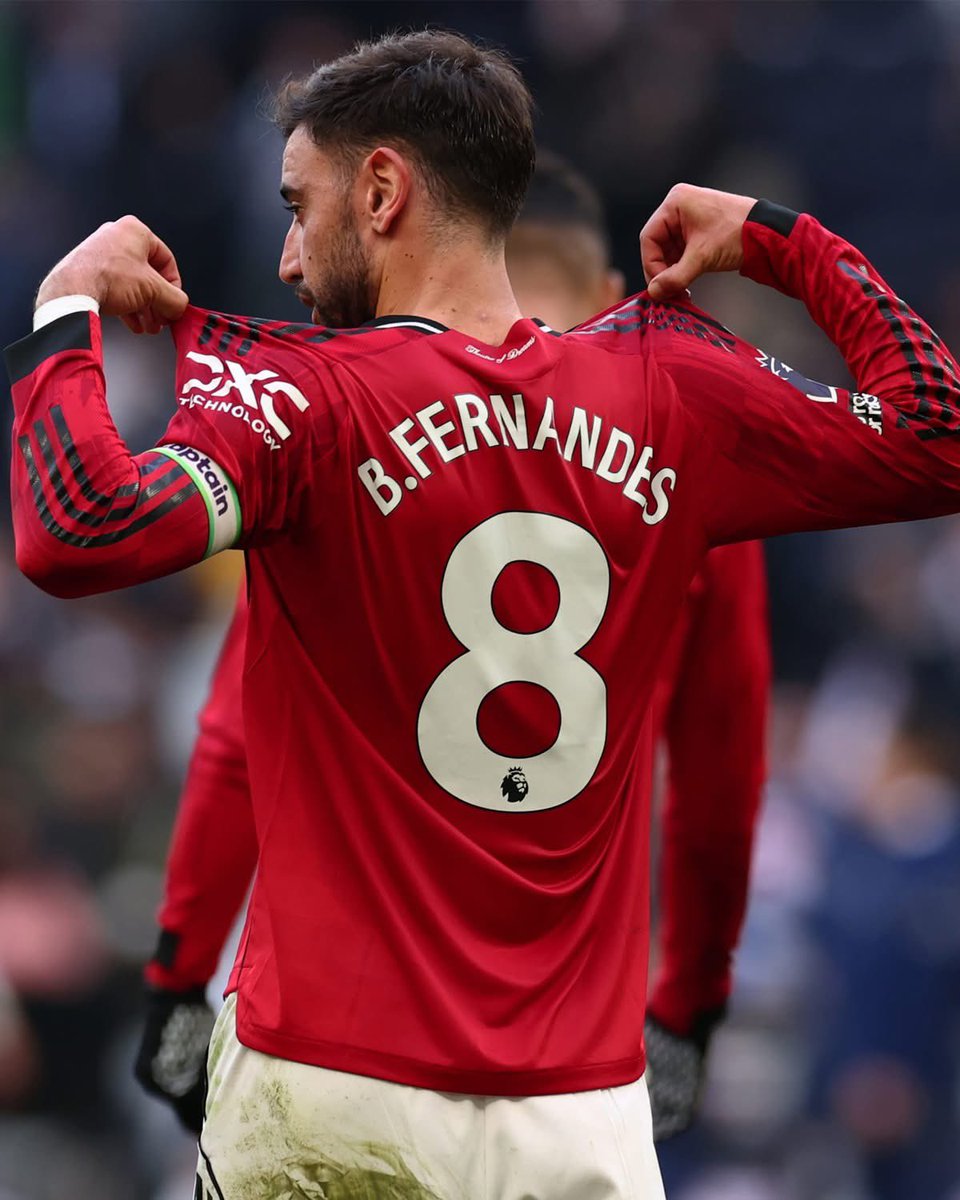UTD__Ronaldo's tweet photo. No Manchester United fan passes without  a like and retweet for Bruno Fernandes what an assist to Casemiro 
#MUNFUL #MUFC https://t.co/chQqRZjaEN