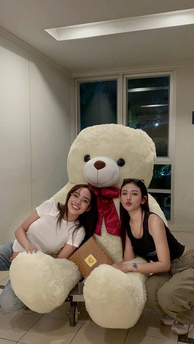 jkjs00's tweet photo. ขอบคุณที่ทำให้ได้รู้จัก #นางฟ้ากับหมาเด็ก นะ ขอบคุณในช่วงเวลา 1 ปีกว่าๆ ที่ทำให้รัก ต่อจากนี้ไม่ว่าเส้นทางไหนของทั้งสองจะเป็นยังไง แต่ก็จะคอยดูแบบนี้ต่อไป (แต่ก็ใจหายนิดหนึ่ง) #แน็กพัด #NackPat https://t.co/9mhCFI3Jt5