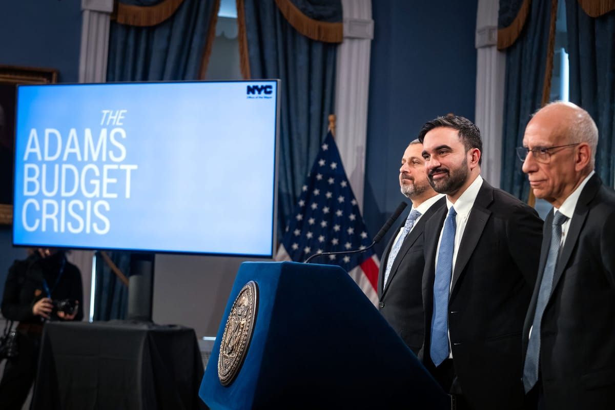 HellGateNY's tweet image. Is the City's budget really the four-alarm fire Mamdani is making it out to be? Will a new lawsuit finally put Mamdani on a collision course with the NYPD? And how did Zohran's swaggy snowday fits measure up? Find out at the new First 100 Days Newsletter! hellgatenyc.com/first-100-days…