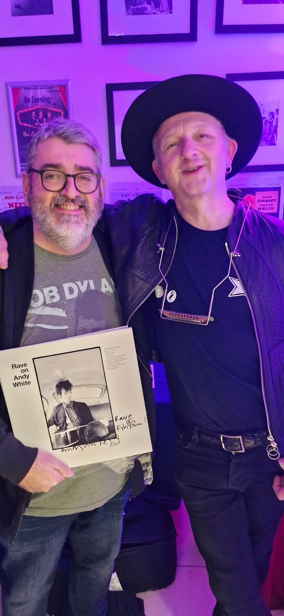 With Andy White, emptying his merch table, replacing a long-gone copy of his first LP and a bunch of other stuff. Wonderful gig, amazing stories in song. Why this guy isn't recognised as one of our greatest musical treasures is beyond me.