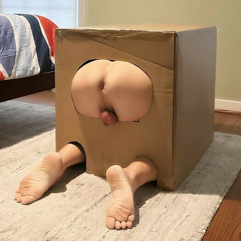 Works all week, spends all weekend boxed up. 
Both are for Masters benefit   🕳️