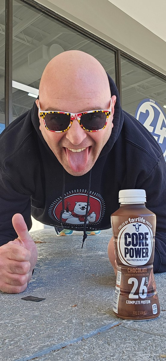 BryanKGbergNew's tweet photo. Day 1 of @MelindaHoward4 @DrAshleyMorgan1 #FebruaryPlankChallenge (1 min), 10 pushups and a mile run! Looking forward to another amazing month with you all! #YankPlank #CorePower https://t.co/e3dUc9hUS3