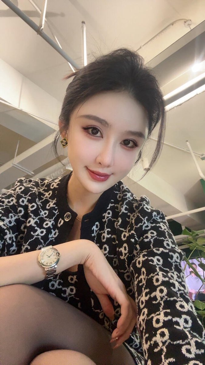 beibei8288's tweet photo. 好多人夸我嘴甜，你要不要尝尝。 https://t.co/7Ob86Kvea2