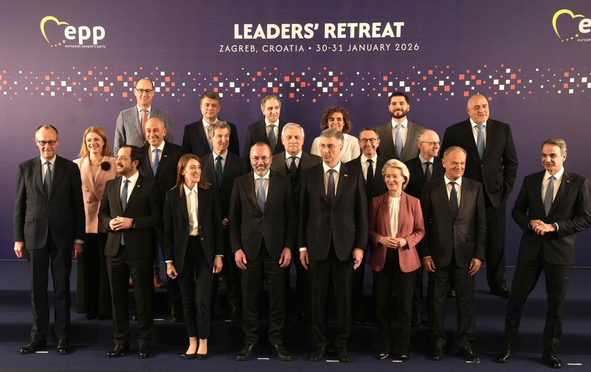 DolorsMM's tweet image. El retiro de líderes del EPP en Zagreb termina con una idea clara: no hay democracia sin libertad, y no hay libertad sin seguridad.

Los 5 principales acuerdos:

1️⃣Proteger a quienes nos protegen: acuerdo unánime para declarar a la Policía como profesión de riesgo en toda la UE.