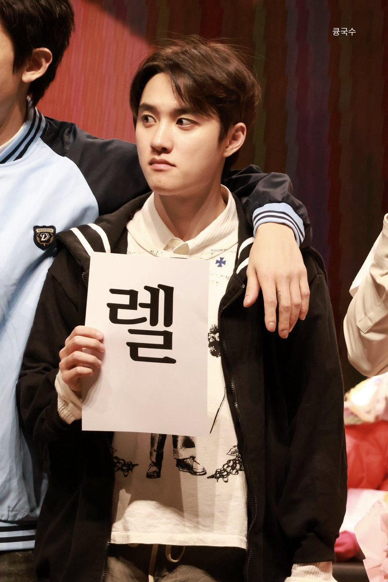 bbhssb56's tweet photo. 260123 케타포 디오 도경수

렐😁

#디오 #도경수 https://t.co/SmR8HxnPYG