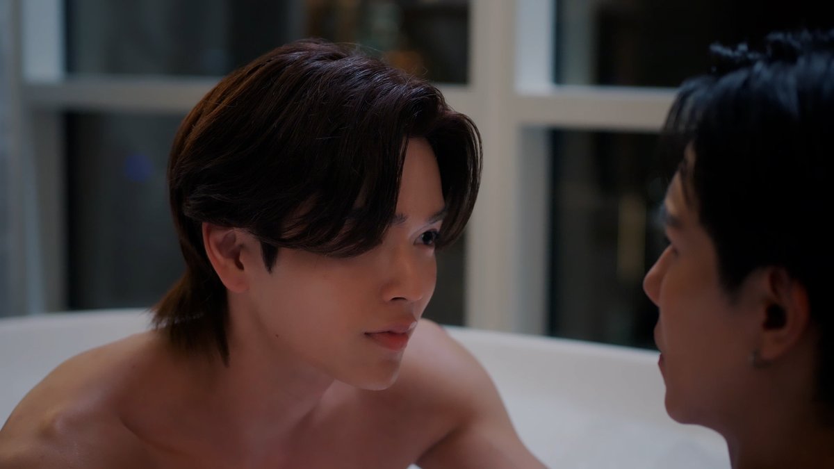 MyRomanceSeries's tweet photo. ว่าจะไม่แล้วนะทิม ใครมันจะสู้เสียงในหัวได้อะ แผนที่วางไว้ อย่ามองว่าไป๋น่ารัก! อย่าตกหลุมรักเหยื่อ! สรุปทำไม่ได้สักข้อ (ก็ไป๋มันน่ารักขนาดนี้ ใครจะอดใจไหวล่ะ🤭🫶🏻)

#MyRomanceScammerEP1
@jnnrrs @Markjrtn https://t.co/DaERETBYiJ