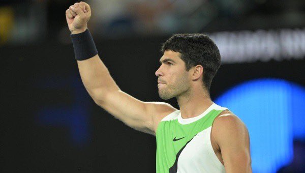 EMakkalkural's tweet photo. Alcaraz creates history with Aus Open crown https://t.co/6I3MZ8p7mA https://t.co/IShDNkTGDD