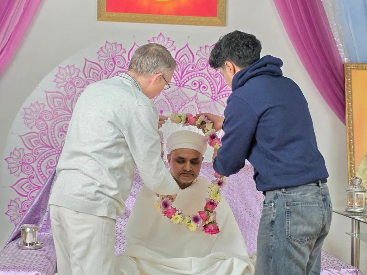 Ashram Germany tweet media