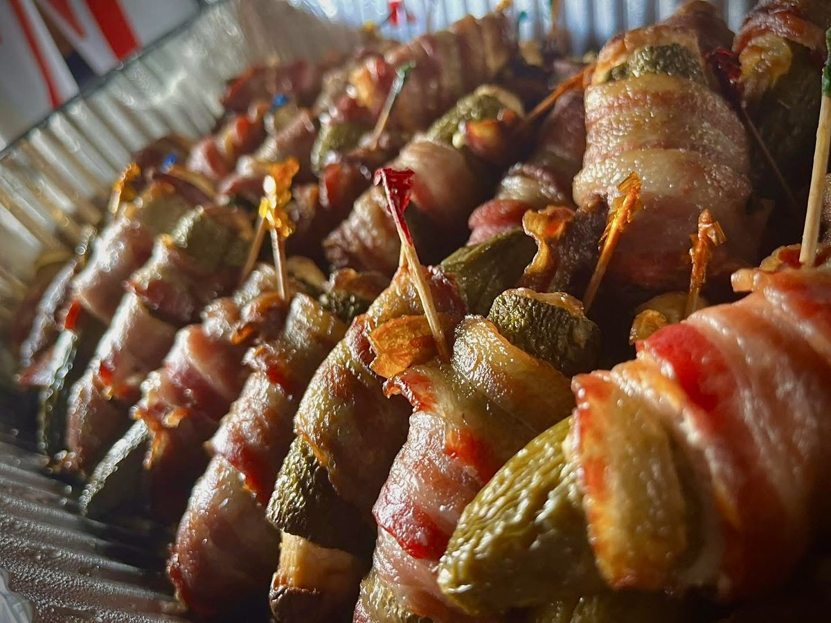 Smoky, spicy, and bacon wrapped!
Grab our smoked jalapeño poppers for your next game day! A delicious crisp outside with a creamy inside 🏈🏀

Order Now ➡️ catering@redstatebbq.com