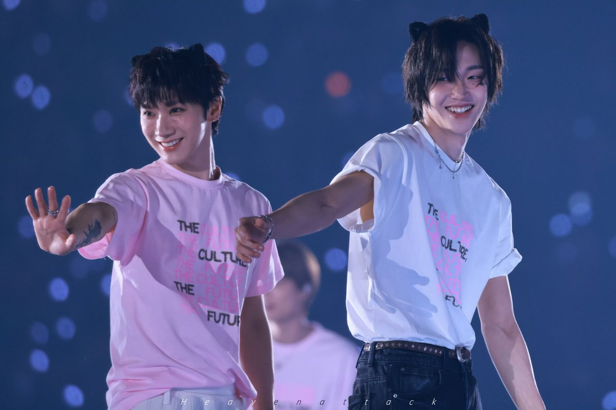 น้องเตนล์น้องวอนบินใส่หูแมวทั้งคู่เลย น่ารักมากก 🐈‍⬛💘

Cr: Heavenattack
#SMTOWN_LIVE_FUKUOKA 
#TEN #TENLEE #เตนล์
