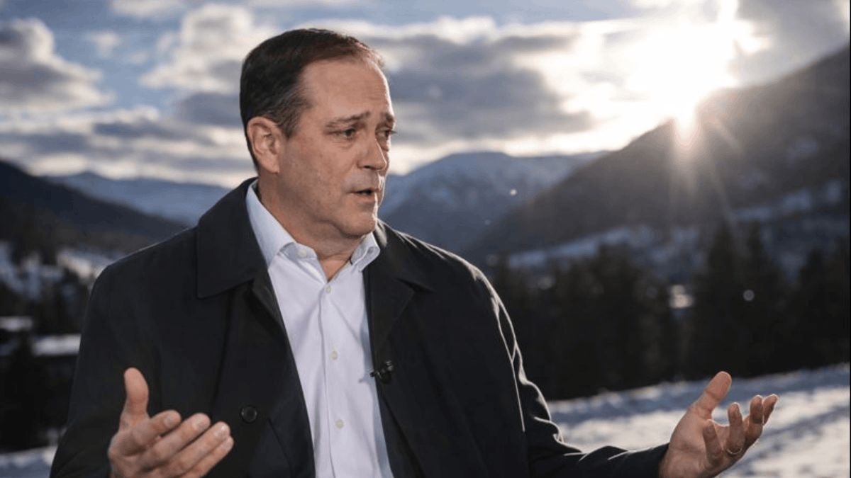 tezonsofficial's tweet photo. #AIandTech: Tech Leader Predicts AI Revolution Will Mirror Dotcom Era: Success Amid Disruption

The AI sector faces inevitable market corrections despite its transformative potential, according to a senior technology executive. Read more: https://t.co/p1eTpOwvFo https://t.co/LcPGiVWDXA