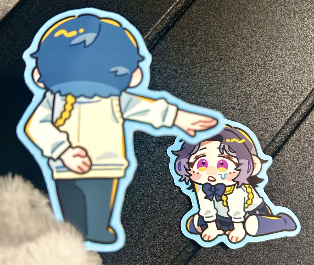 3枚目は差し入れでお渡しした絵たち！
アーサーのみ背面あり仕様なので、あのシーンの再現が！できる！⚔️