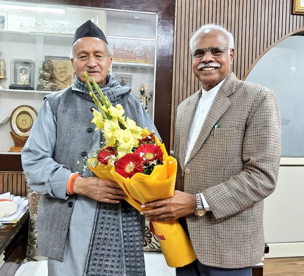 bkssanjay's tweet photo. उत्तराखंड के पूर्व मुख्यमंत्री एवं महाराष्ट्र के पूर्व राज्यपाल माननीय श्री @BSoshyari जी को  ‘पद्म भूषण’ की घोषणा किए जाने पर हार्दिक बधाई एवं शुभकामनाएँ।
@Padmabhushan @PadmaAwards https://t.co/QlCdf0Pwjm