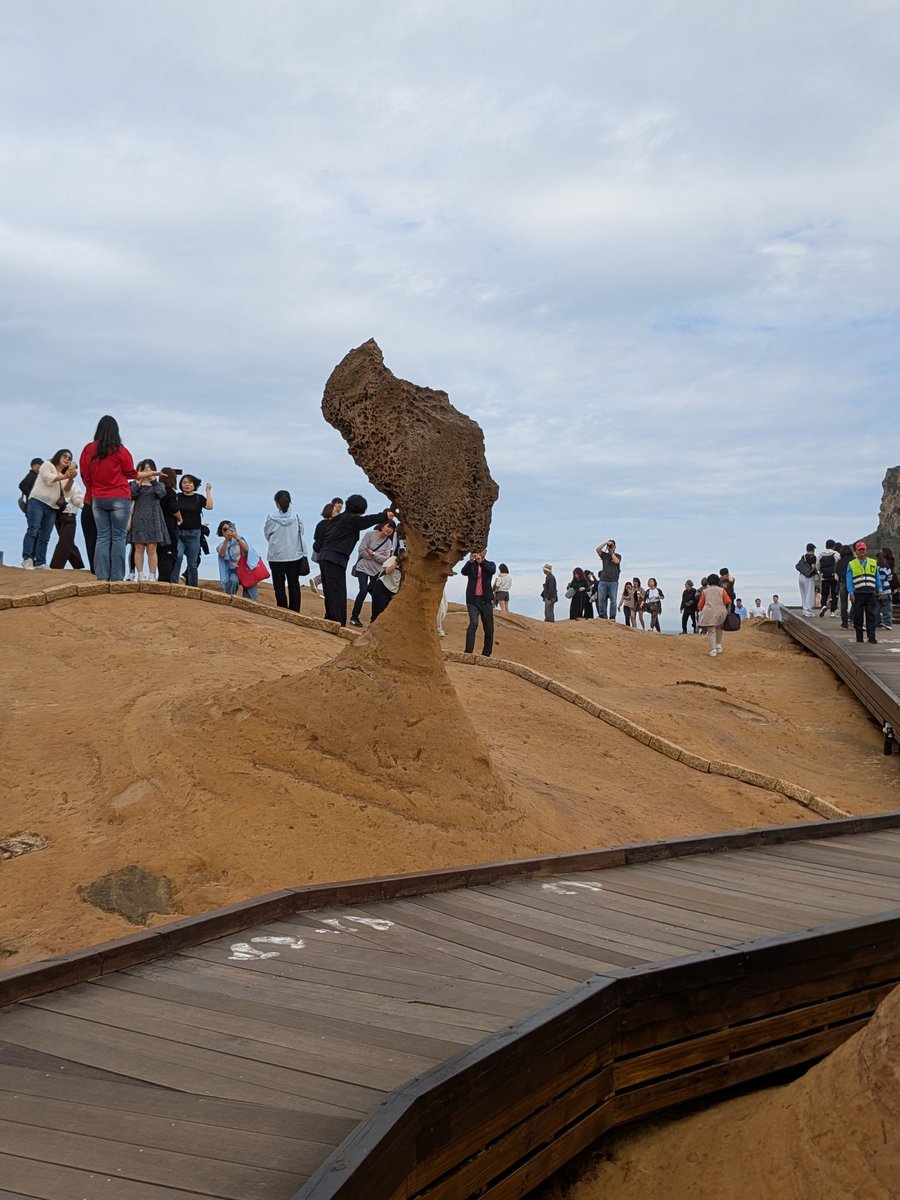 evo4580's tweet photo. Yehliu Geopark（野柳地質公園） https://t.co/WchHFi1zYL