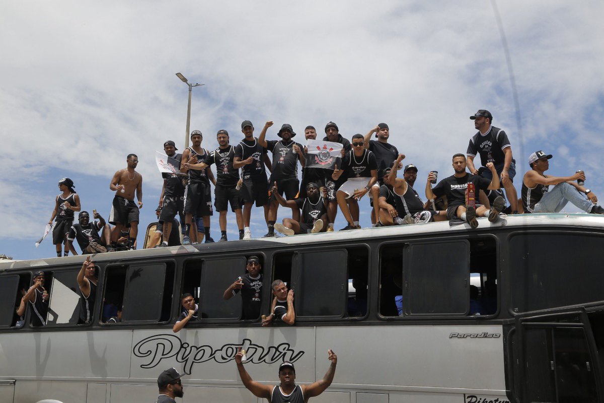 Corinthians's tweet photo. 𝑺𝒑𝒐𝒓𝒕 𝑪𝒍𝒖𝒃 𝑪𝒐𝒓𝒊𝒏𝒕𝒉𝒊𝒂𝒏𝒔 𝑷𝒂𝒖𝒍𝒊𝒔𝒕𝒂

🎶 O TIME DO POVO CHEGOU! 🎶

📸 José Manoel Idalgo / Corinthians

#NinguémPodeComAFiel
#VaiCorinthians https://t.co/3N13zafPyD