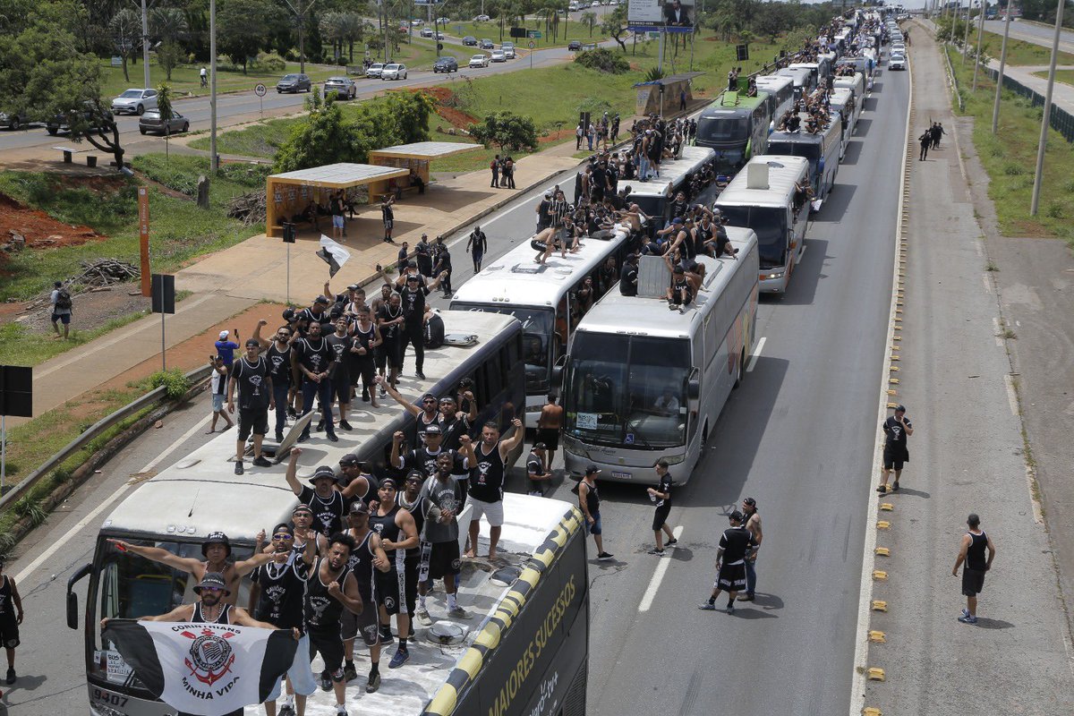 Corinthians's tweet photo. 𝑺𝒑𝒐𝒓𝒕 𝑪𝒍𝒖𝒃 𝑪𝒐𝒓𝒊𝒏𝒕𝒉𝒊𝒂𝒏𝒔 𝑷𝒂𝒖𝒍𝒊𝒔𝒕𝒂

🎶 O TIME DO POVO CHEGOU! 🎶

📸 José Manoel Idalgo / Corinthians

#NinguémPodeComAFiel
#VaiCorinthians https://t.co/3N13zafPyD