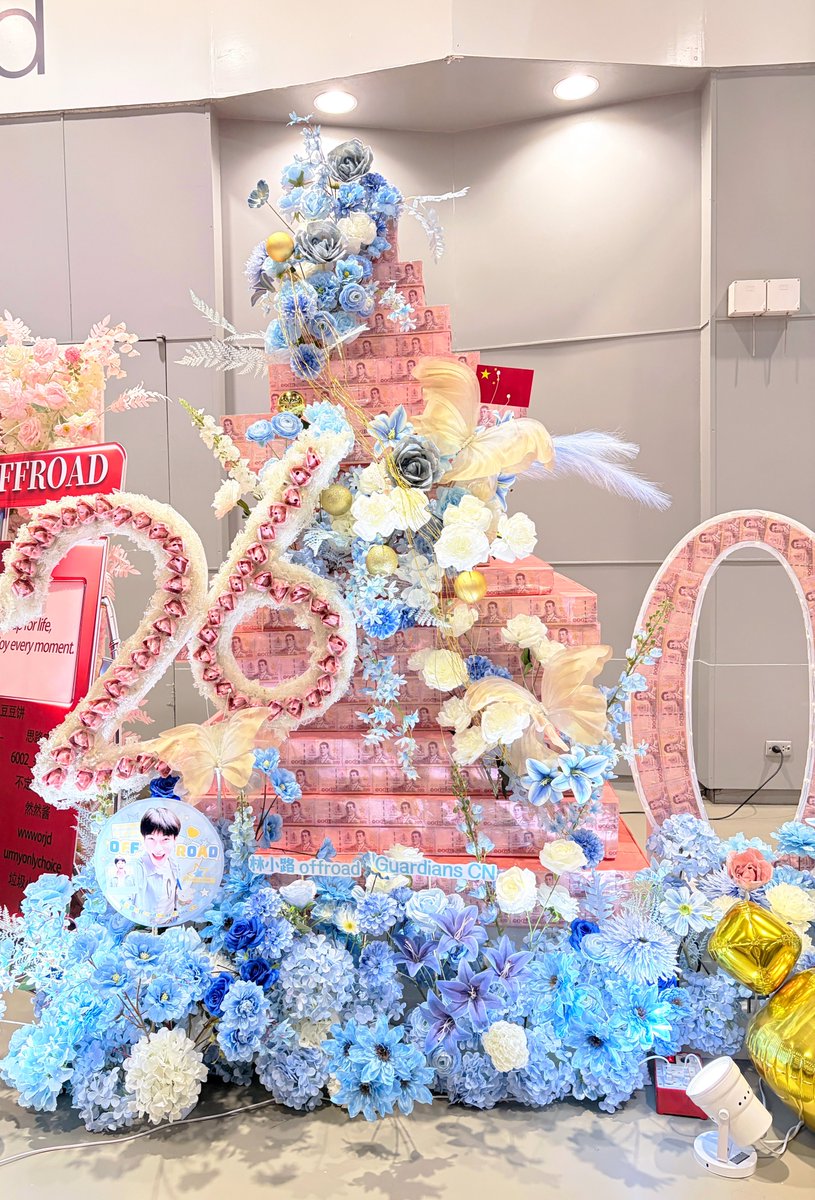 OffroadCN's tweet photo. 💌✨ Every petal is a wish, every letter is a vow.
This is our quiet, steady love for OFFROAD’s 26th 🎂💙
May your days be filled with ease and light ✨🚗
26TH CEO OFFROAD  
#OffroadBD26thProject https://t.co/mQRjWSWnsS