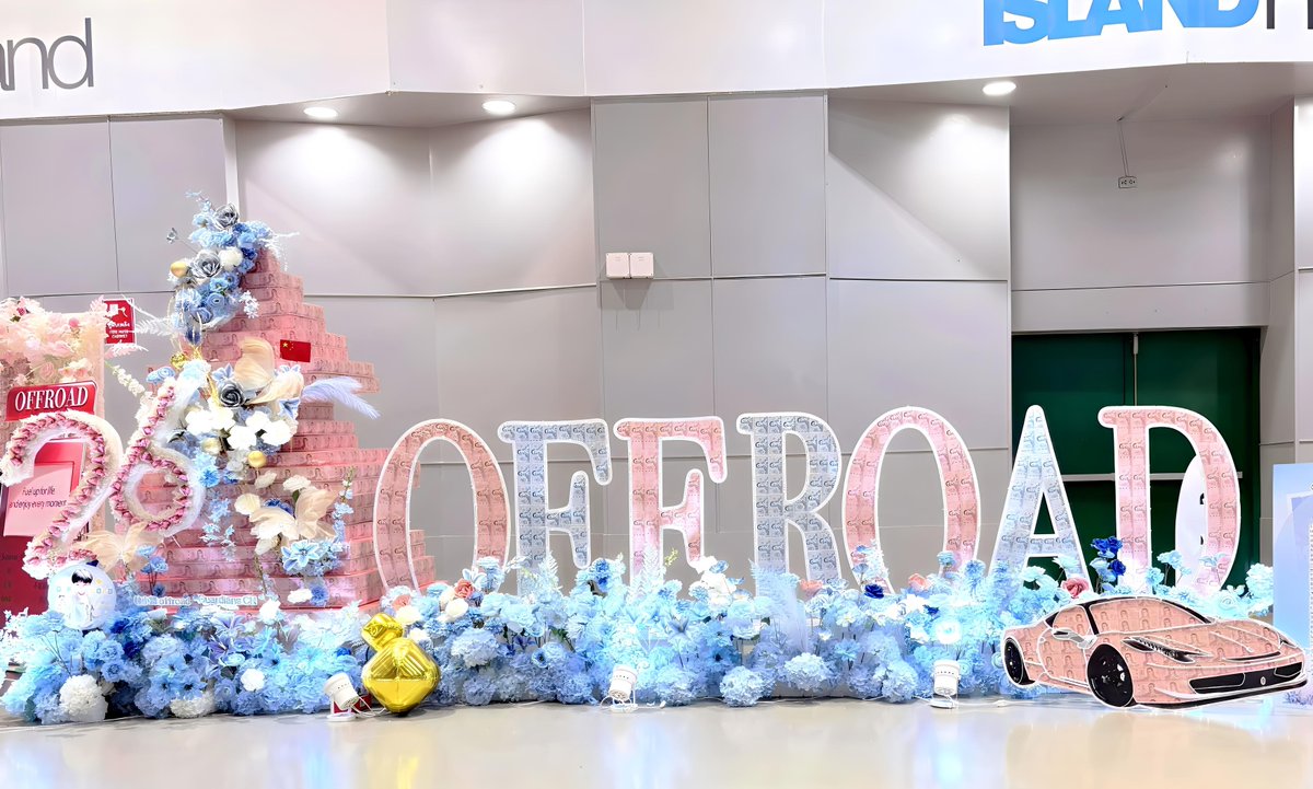 OffroadCN's tweet photo. 💌✨ Every petal is a wish, every letter is a vow.
This is our quiet, steady love for OFFROAD’s 26th 🎂💙
May your days be filled with ease and light ✨🚗
26TH CEO OFFROAD  
#OffroadBD26thProject https://t.co/mQRjWSWnsS