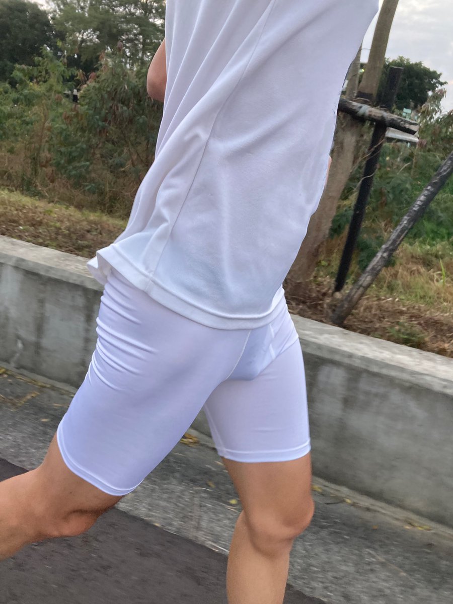 JF85106486's tweet photo. RUN RUN RUN https://t.co/iRHSqM9UlK