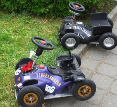 WaschBaer__'s tweet photo. @Meowiieh nen getuntes bobbycar 👍 https://t.co/NAJhZf4kBB