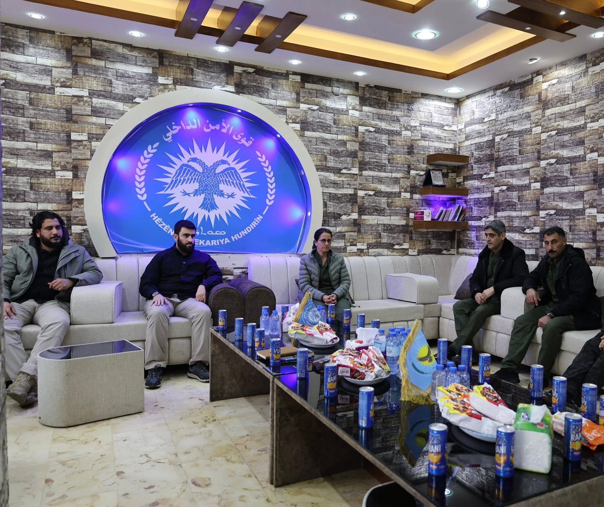 Qasemqt's tweet image. قائد الأمن الداخلي في محافظة حلب العقيد محمد عبد الغني: 
دخلنا إلى ناحية عين العرب (كوباني) بناءً على الاتفاق الذي أقرته الدولة السورية والتقينا قوات الأمن الداخلي المتواجدة في المنطقة

 بحثنا مع تلك القوات تنظيم شؤون الناحية ودخول قوات وزارة الداخلية السورية إلى جانب ترتيب شؤون…