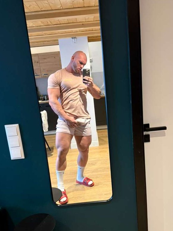 All the 🏳️‍🌈’s retweet