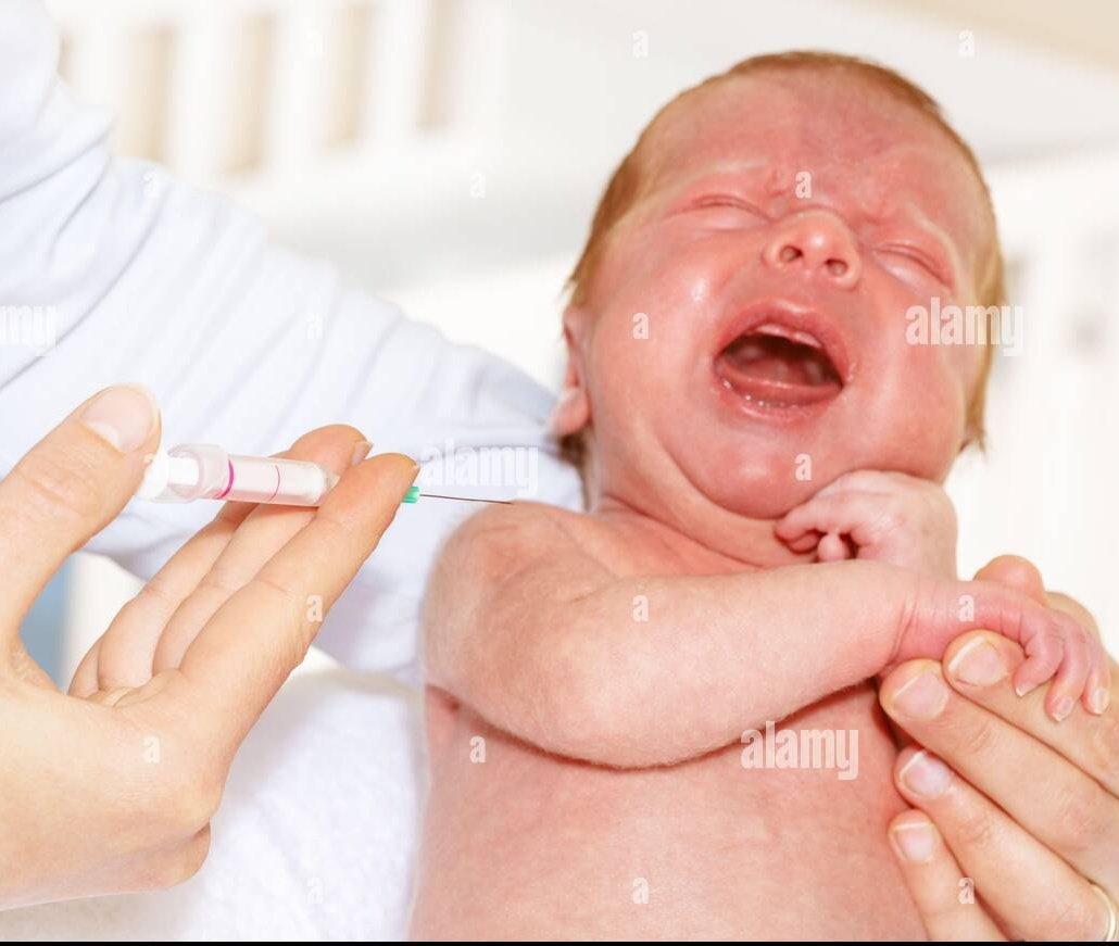 -Bebeklere ve çocuklara 50 doz aşı yapmanın
-Silah zoru ile topuk kanı almaya çalışmanın
-Yenidoğan bebeği yoğun bakıma düşürebilmek için kalp testi vs. getirmenin

Çocuk tecavüzcüsü Epstein toplumundan ne farkı var?