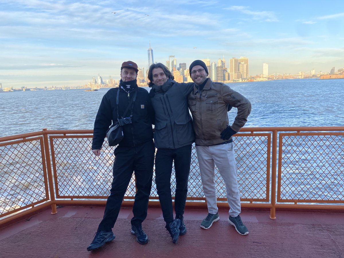 News Tower 🗞 Available in 1.0 on Steam tweet media