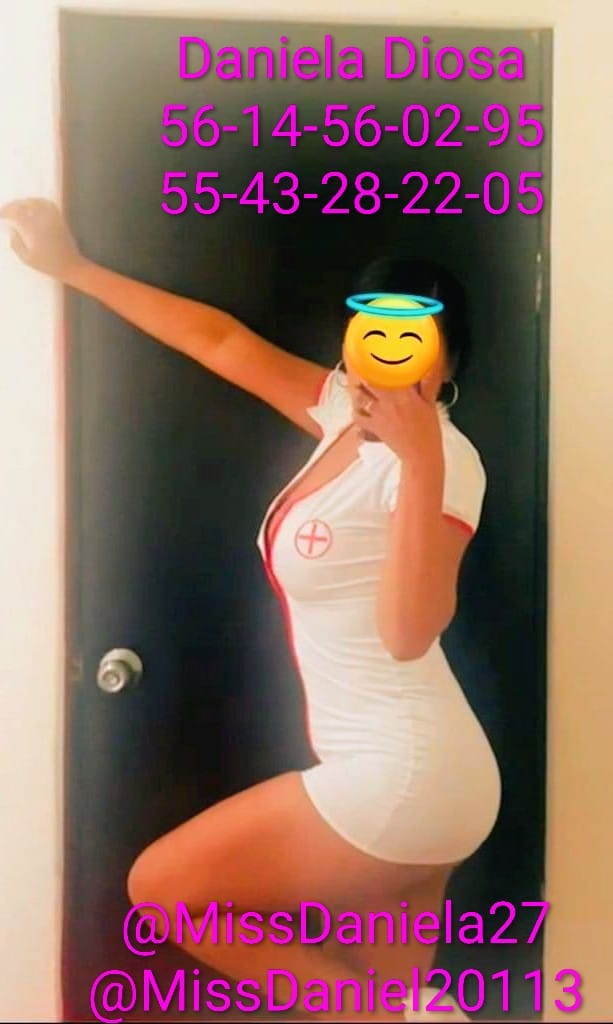 HOMBRELOBO82170's tweet photo. Inicia febrero y que mejor que tomando la clase de enfermería de la #maestrasexy !!! @MissDaniel20113 @MissDaniela27 #DomingoDeGanarSeguidores #DomingoEspetacular #domingodeexhibición #DomingoAnimado #FelizDomingo #lunesdeganarseguidores https://t.co/ifu9CcujgC