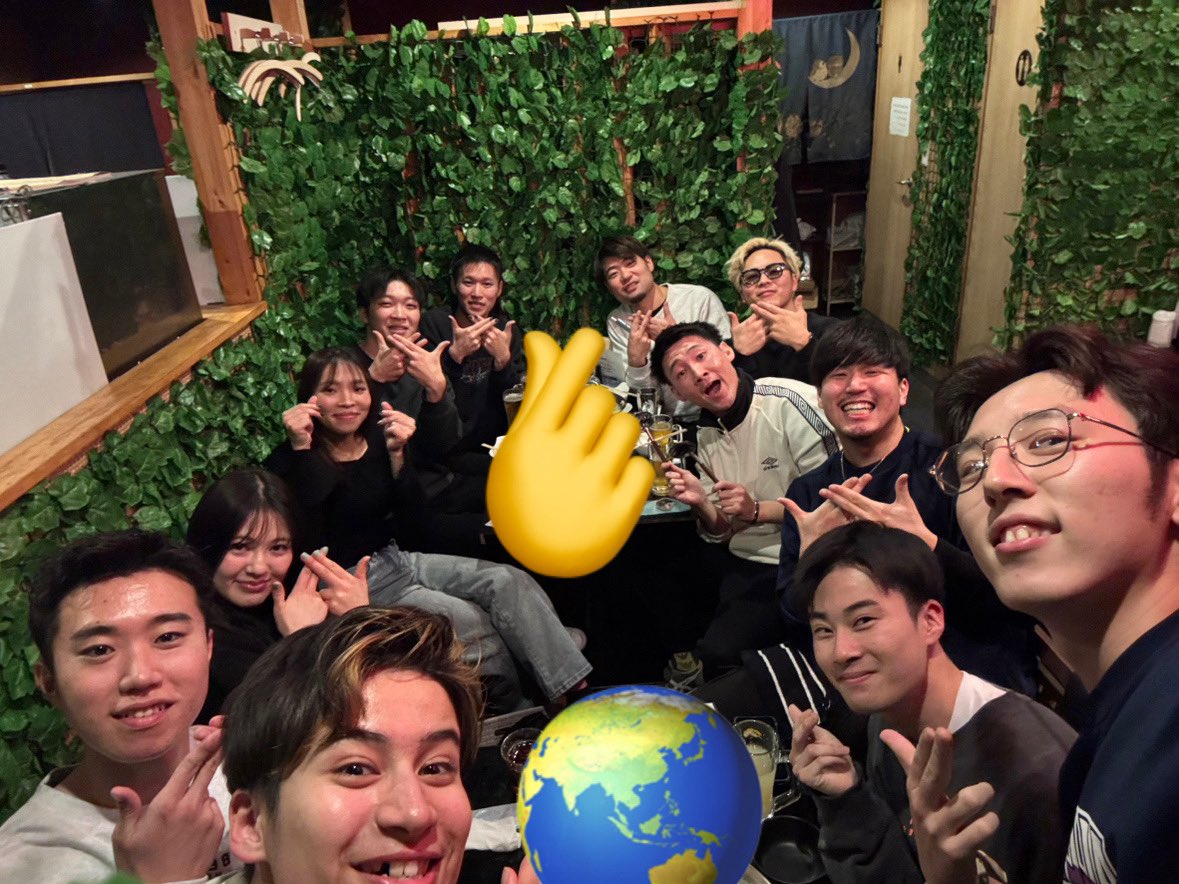 junya_tr's tweet photo. 【阪急大阪梅田茶屋町口店】
誰よりもお客様の為に行動できて
誰よりも当たり前の概念高くて
誰よりも仕事楽しんでる集団。
このメンバーなら絶対世界一なれる🌏

去年の悔しさもう1回思い出して。
やったりましょう。 https://t.co/jXOfvWnE3q