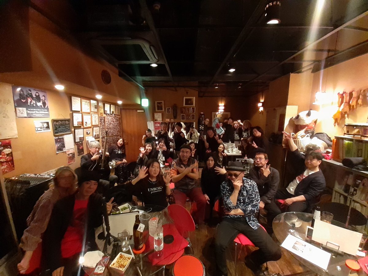 kikkawanight's tweet image. 【吉川晃司ナイト122】終了‼️
2/1は吉川さんデビュー日という事で、今回もご新規様含め参加者31名で42周年をお祝いしつつ盛り上がりました～‼️✨

次回は3/1(日)の開催になります‼️
また笑顔の再会を‼️😊👍

#吉川晃司
#COMPLEX
#本八幡ビーフラット
#本八幡Bflat