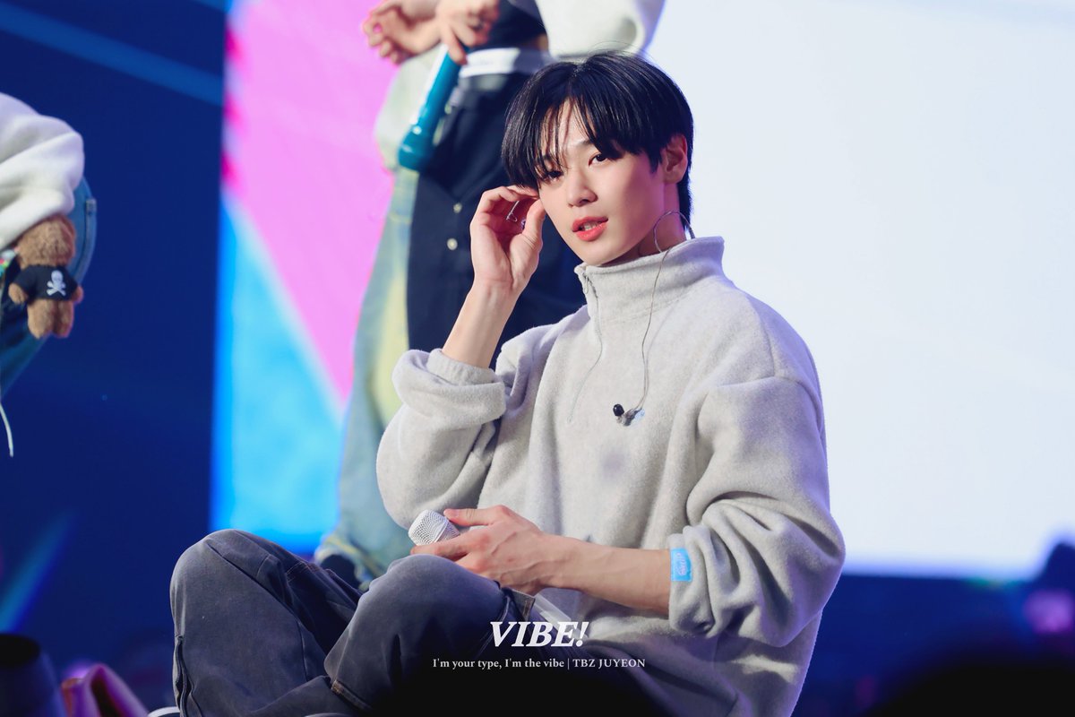 jygoodvibe's tweet photo. 250202 더비랜드 THE B LAND

1주년

#주연 #JUYEON #더보이즈 #THEBOYZ https://t.co/RDycPjrHr4