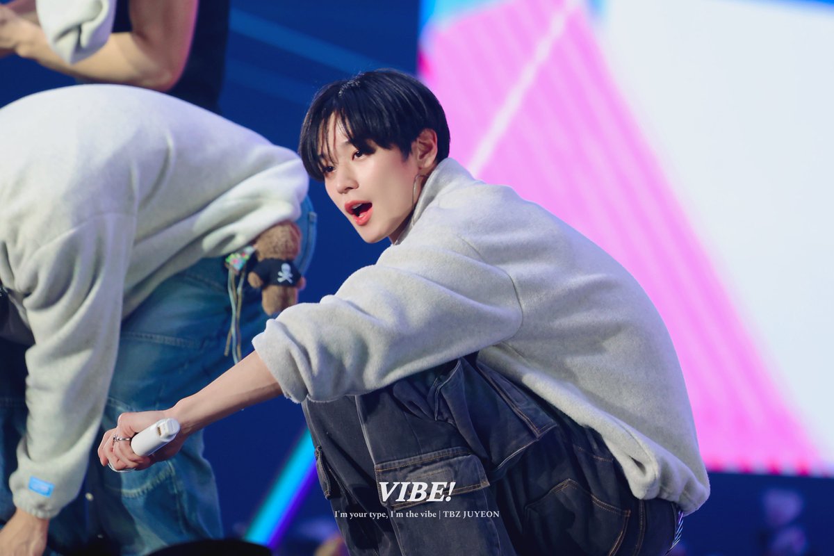 jygoodvibe's tweet photo. 250202 더비랜드 THE B LAND

1주년

#주연 #JUYEON #더보이즈 #THEBOYZ https://t.co/RDycPjrHr4