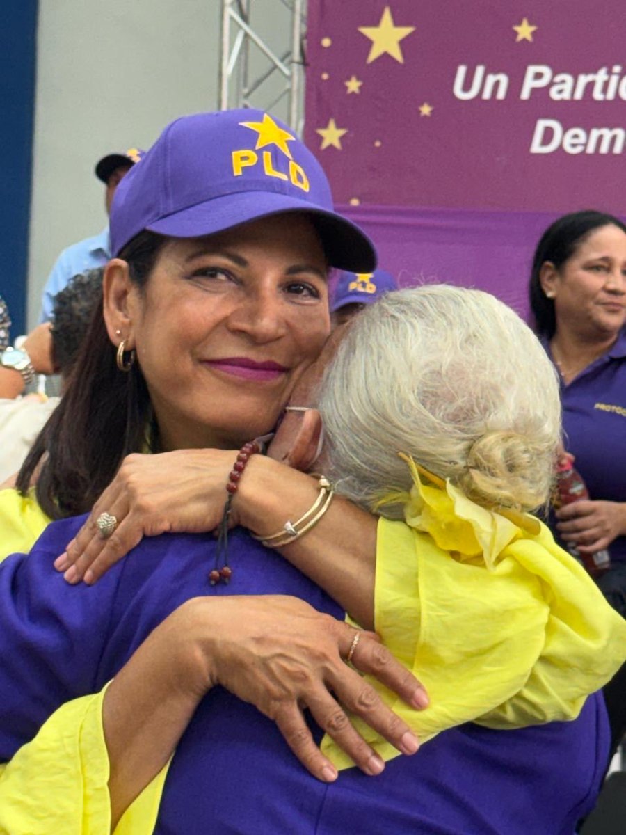 Pasión!! Trabajar, luchar por lo que creo, ver que podemos cambiarle la vida a la gente, como lo establece nuestro lema “Servir al partido para Servir al Pueblo”💜⭐️

#sdnorteespld 
#conelpldsevivíamejor