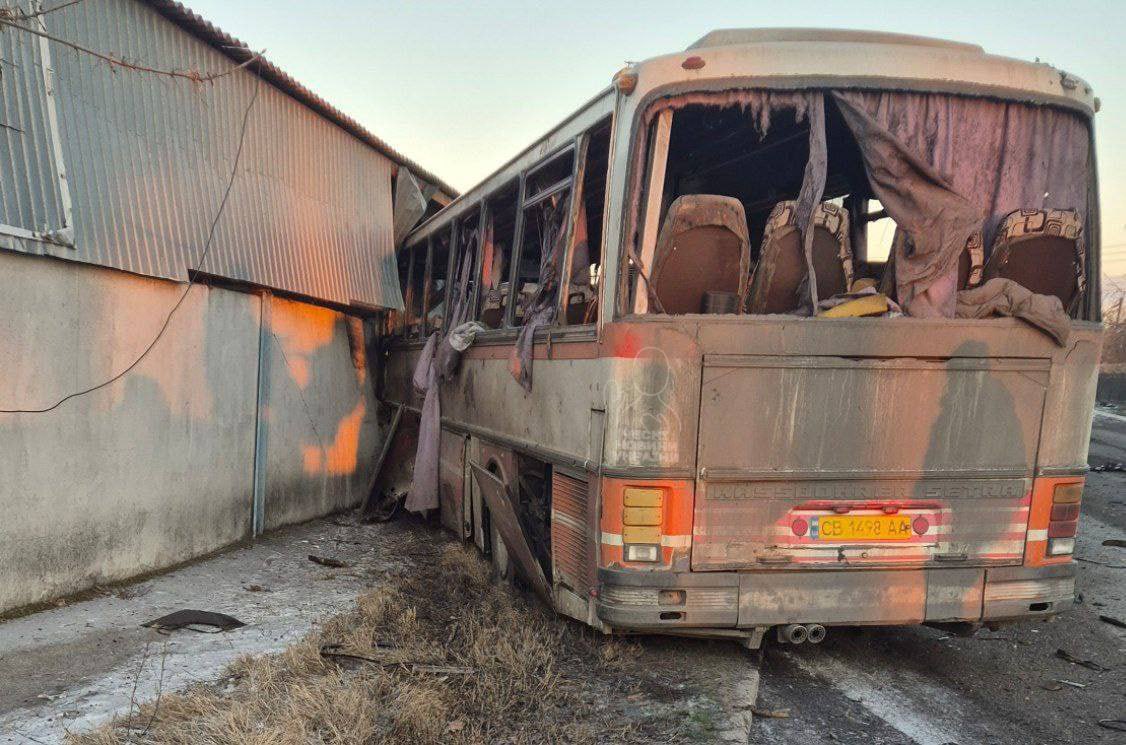 💔 Update: 12 dead and 7 injured after Russian UAV hits bus carrying miners in Dnipropetrovsk region, says Ternivka Deputy Mayor.