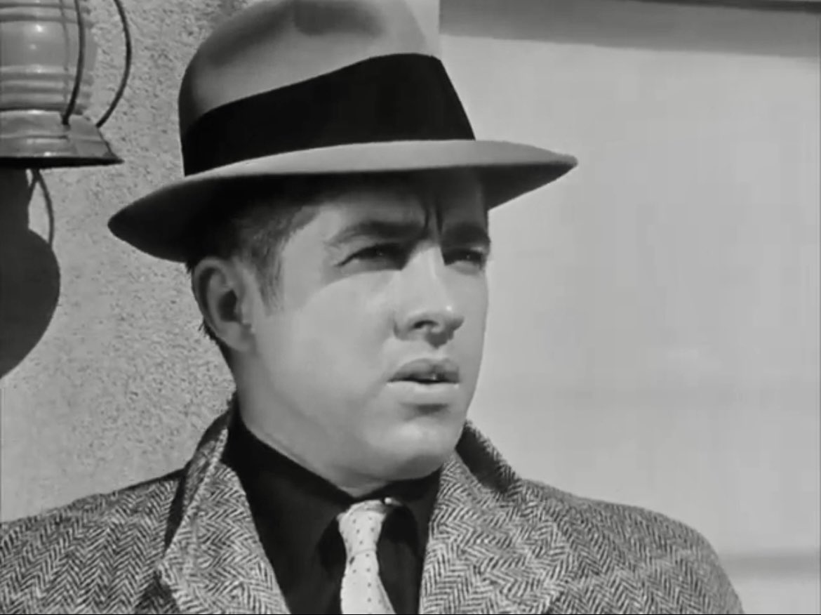 LoveOldMoviez's tweet image. In tonight's episode of #TheUntouchables (S1, E6) #CluGulager portrays the psychopathic, real-life New York gangster, Vincent “Mad Dog” Coll. Lawrence Dobkin makes an appearance as the famous NY bootlegger Dutch Schultz.