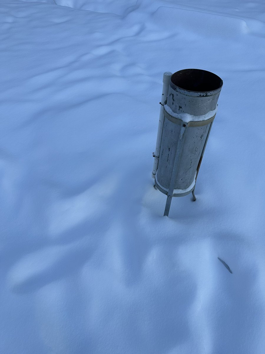 trentfaris's tweet photo. That was difficult to measure. I had to take into account for snow drift, so I measured 3 different areas. We received 6.5” and 0.24” if precipitation of snow melt. @NWSGSP
#CatawbaSC #scwx https://t.co/sY9fZgZbiX