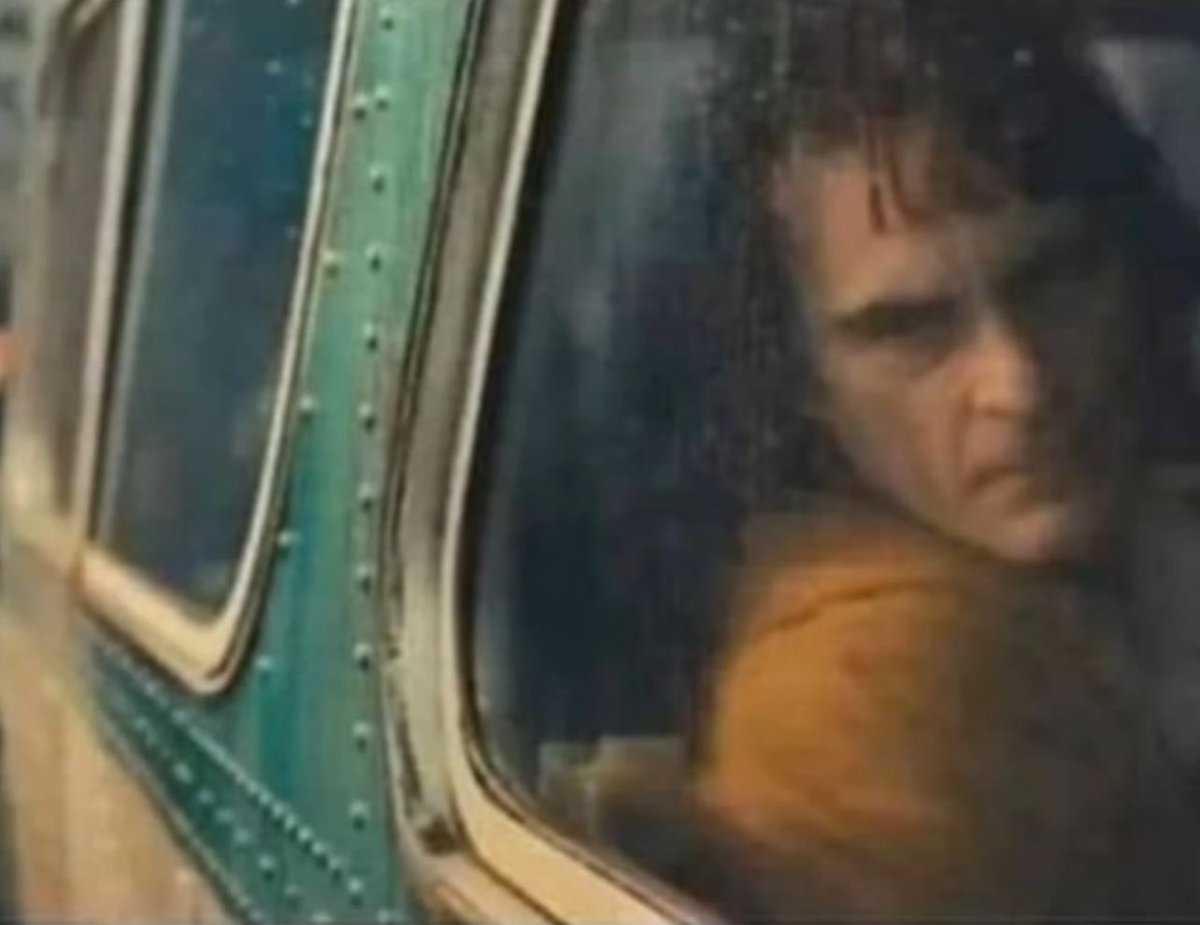 Yo en el bus viendo que la gota que elegí va perdiendo