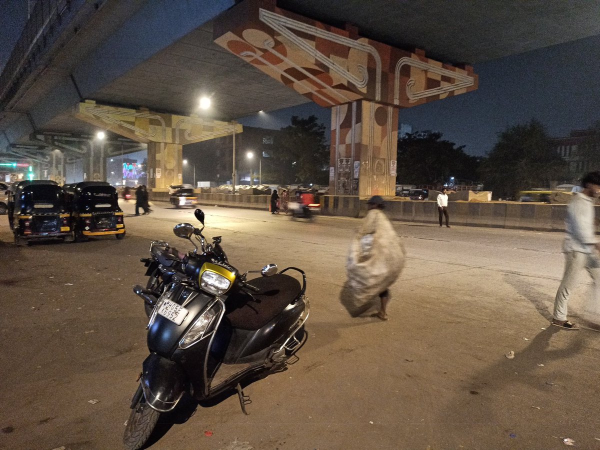 Surinder_1978's tweet photo. Kind attention and demand to the Traffic police Mankhurd section and @mybmcWardME  to install speed breaker on both sides of GM link road near pillar no 10 and 11 as there happens to be a public crossing and daily 2/3  people meet with accident some serious too @CMOMaharashtra https://t.co/pDmRhrvtCH