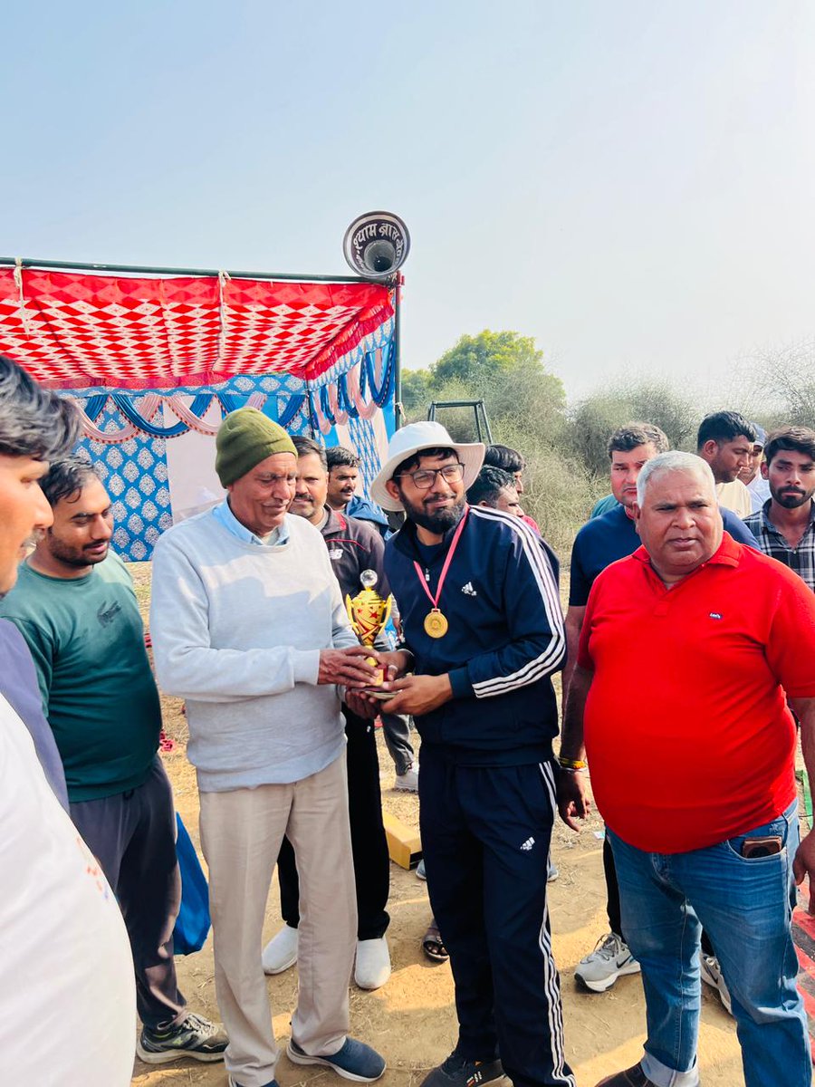 avyadav1181's tweet photo. आज कप्तान के रूप में टीम का नेतृत्व करते हुए हमने जीत हासिल की और ₹11,000 की विजेता ट्रॉफी प्राप्त की, जो मेरे लिए गर्व का क्षण है।
#match 
#CricketNews #INDvsPAK 
#Under19WorldCup2026 
#under19worldcup https://t.co/aGT1AKVQJT