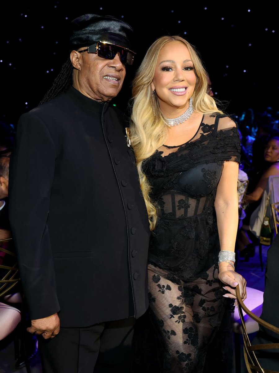 chartmariah's tweet photo. According to Rolling Stone, Mariah Carey (#1) and Stevie Wonder (#2) are the greatest living singers. https://t.co/eoyHacZNMb